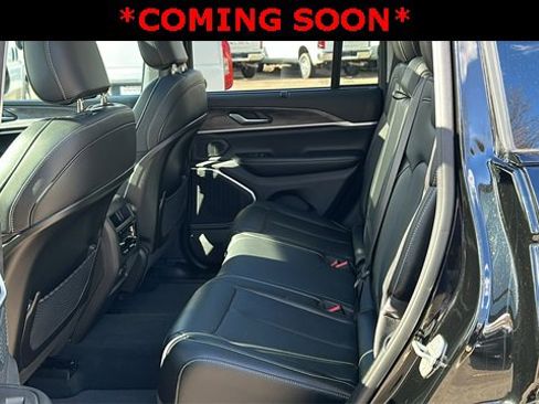 Used 2023 Jeep Grand Cherokee 30th Anniversary image 24