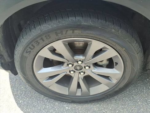 Used 2022 Ford Explorer XLT w/ Equipment Group 202A AWD/4WD image 9