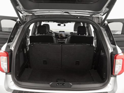 Used 2020 Ford Explorer ST w/ ST Street Pack image 30