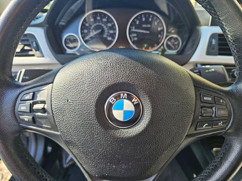 Used 2018 BMW 320i Sedan image 11