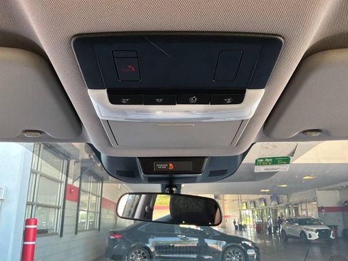 Used 2025 Nissan Rogue SV FWD image 16