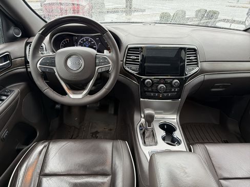 Used 2019 Jeep Grand Cherokee Overland image 11