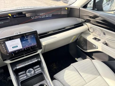 New 2026 Lincoln Nautilus Reserve AWD/4WD image 17