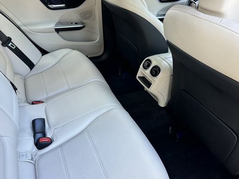 Certified 2022 Mercedes-Benz C 300 Sedan image 32