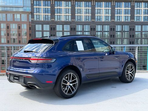 Certified 2023 Porsche Macan AWD/4WD image 8
