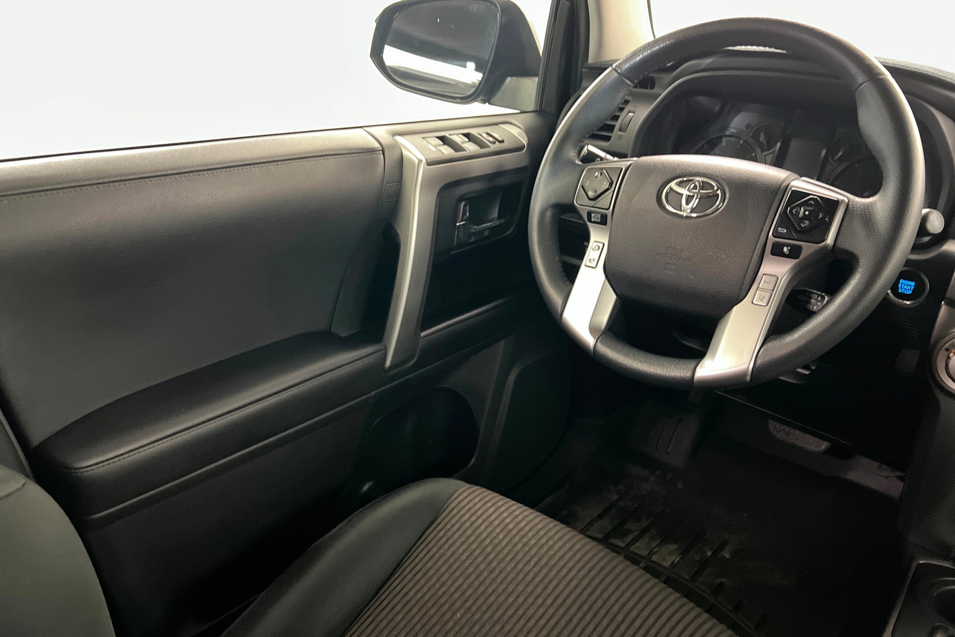 Used 2022 Toyota 4Runner Trail Special Edition AWD/4WD image 12