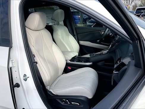 Used 2025 Acura RDX SH-AWD image 10
