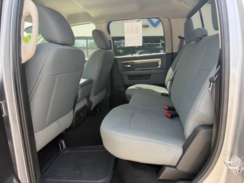 Used 2019 RAM 1500 Classic SLT AWD/4WD image 34
