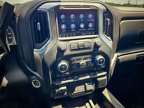 Used 2022 Chevrolet Silverado 1500 LTZ w/ LTZ Premium Package AWD/4WD image 24