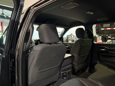 Used 2025 RAM 2500 Big Horn AWD/4WD image 32