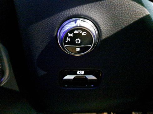 Used 2026 Mercedes-Benz GLC 300 4MATIC image 27