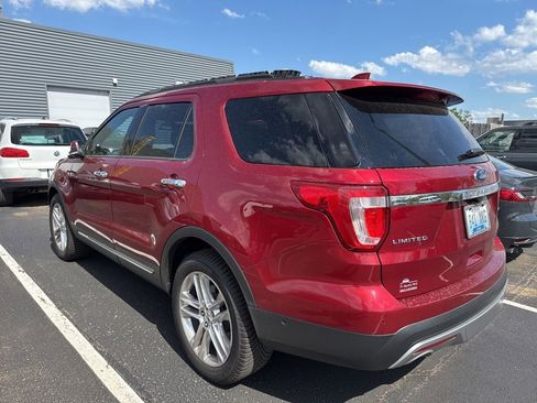 Used 2017 Ford Explorer Limited w/ Equipment Group 301A AWD/4WD image 2