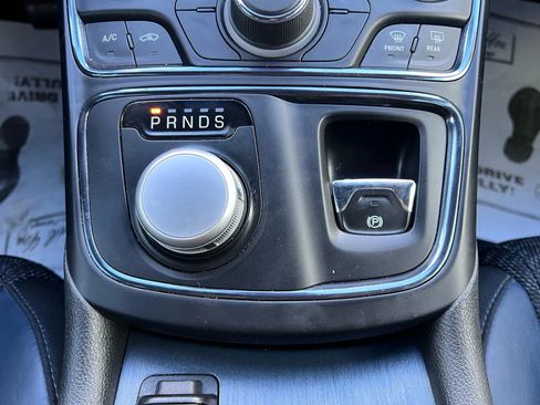 Used 2015 Chrysler 200 S image 25