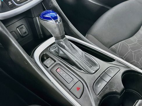 Used 2017 Chevrolet Volt LT FWD image 24