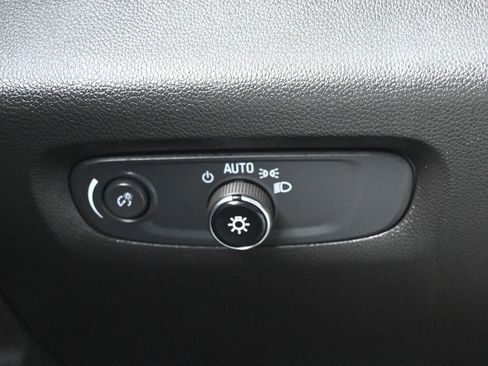 Used 2020 Chevrolet Traverse LS FWD image 15