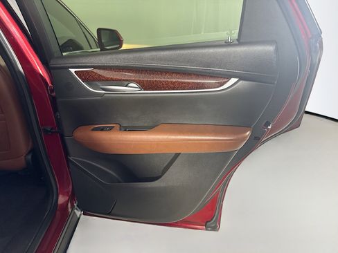 Used 2019 Cadillac XT5 Luxury FWD image 27