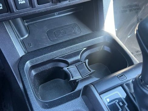 Used 2018 Toyota Tacoma TRD Sport w/ Technology Package image 36