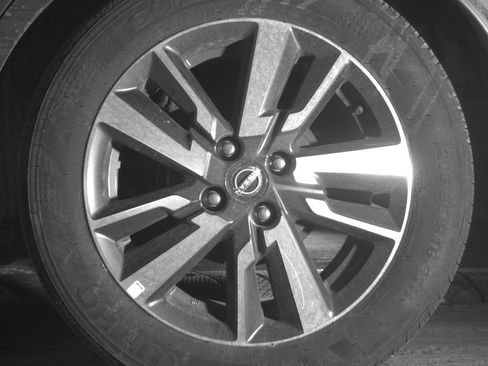 Used 2025 Nissan Versa SV image 14