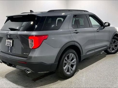 Used 2022 Ford Explorer XLT w/ XLT Sport Appearance Package image 5