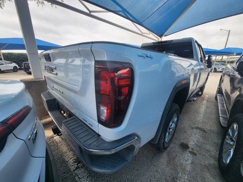 Used 2025 GMC Sierra 2500 SLE w/ SLE Value Package; image 4