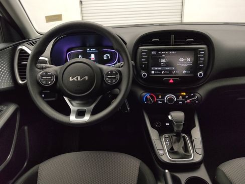 Used 2025 Kia Soul LX image 22