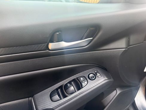 Used 2024 Nissan Altima 2.5 SV image 18