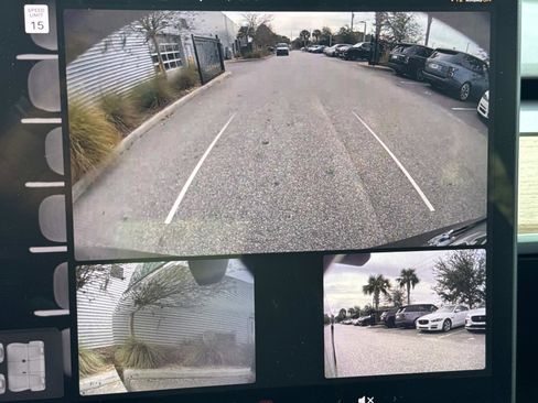 Used 2022 Tesla Model Y Long Range image 25