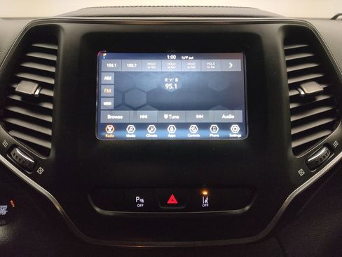 Used 2021 Jeep Cherokee Latitude Plus image 27