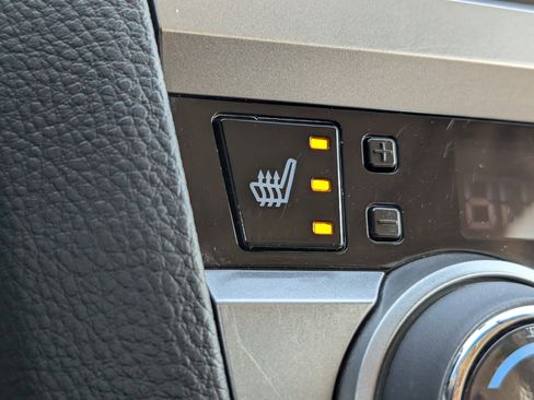 Used 2017 Subaru Outback 2.5i Limited image 17