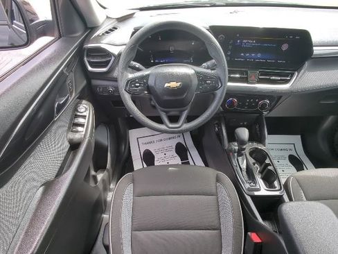 Used 2025 Chevrolet TrailBlazer LT AWD/4WD image 7