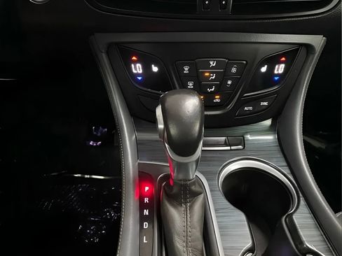 Used 2020 Buick Envision Essence w/ LPO, Active Package FWD image 21