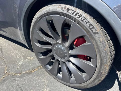 Used 2022 Tesla Model Y Performance AWD/4WD image 6