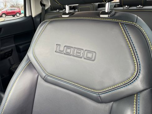 Used 2025 Ford Maverick Lobo image 4