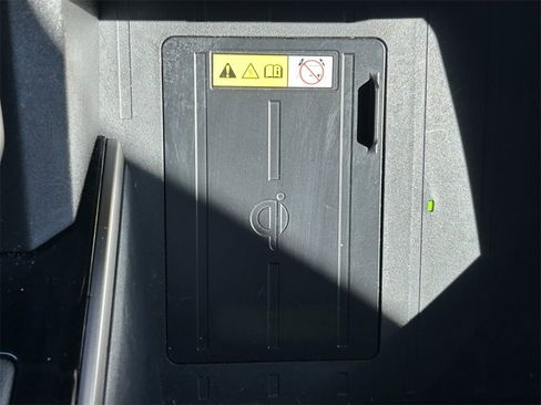 Used 2023 Toyota Tundra Limited image 31