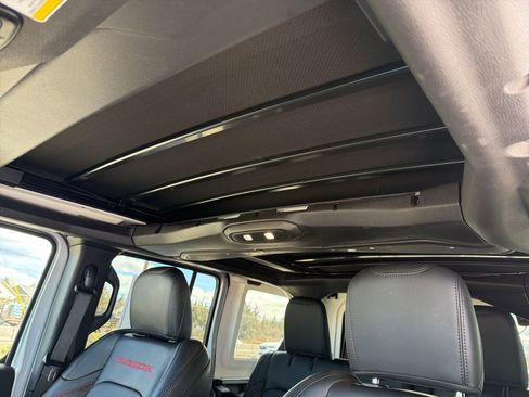 Used 2024 Jeep Wrangler Unlimited Rubicon image 20