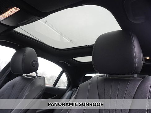 Used 2022 Mercedes-Benz E 450 4MATIC Sedan image 4