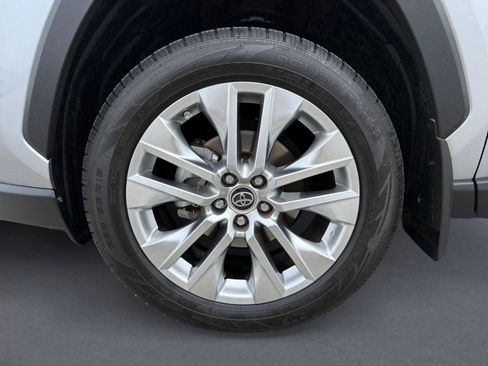 Used 2019 Toyota RAV4 Limited FWD image 13
