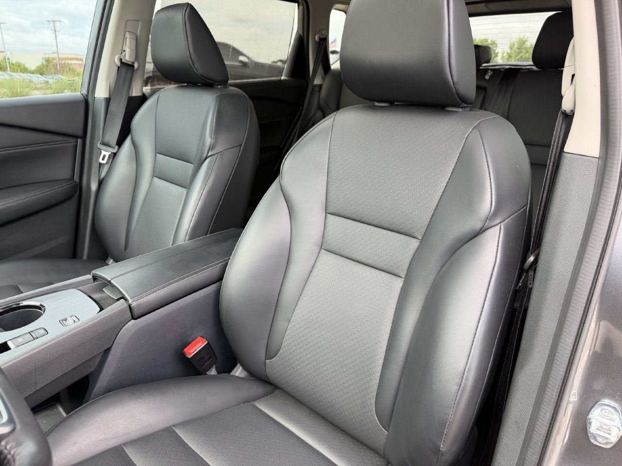 Used 2024 Nissan Rogue SV w/ SV Premium Package FWD image 23