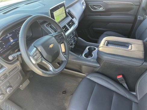 Used 2024 Chevrolet Suburban LT w/ Luxury Package AWD/4WD image 19