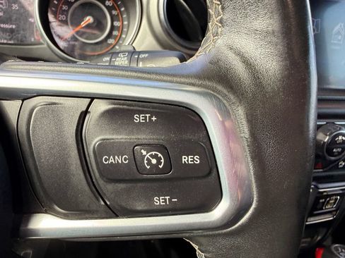 Used 2019 Jeep Wrangler Unlimited Sahara AWD/4WD image 34