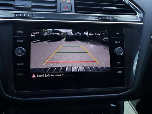 Certified 2023 Volkswagen Tiguan SE R-Line FWD image 26