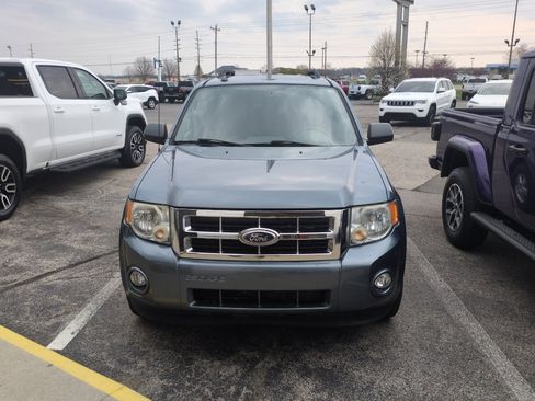 Used 2010 Ford Escape XLT image 3
