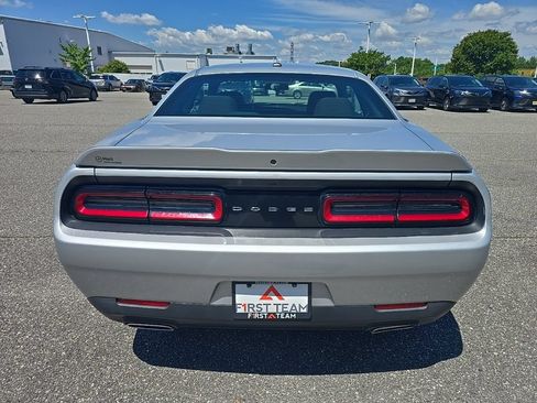 Used 2020 Dodge Challenger SXT RWD image 6