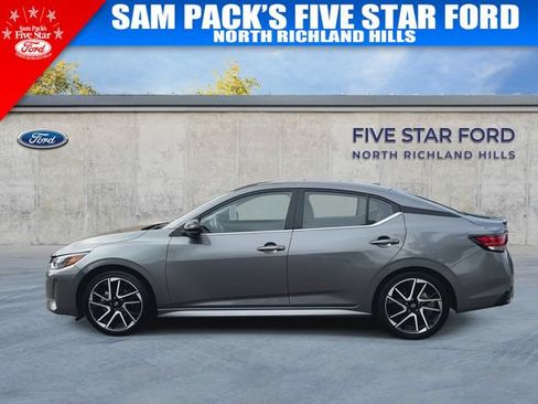 Used 2025 Nissan Sentra SR FWD image 6