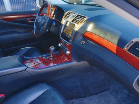 Used 2010 Lexus LS 460 AWD image 18