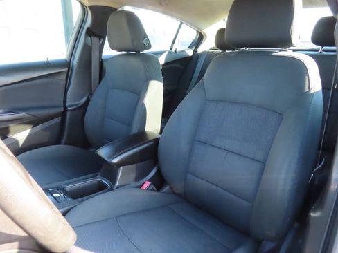 Used 2017 Chevrolet Cruze LT FWD image 41