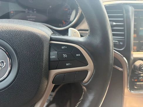 Used 2017 Jeep Grand Cherokee Limited AWD/4WD image 18