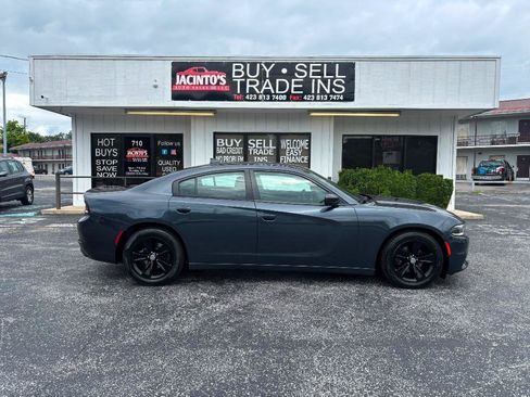 Used 2016 Dodge Charger SXT w/ Navigation & Travel Group RWD image 1