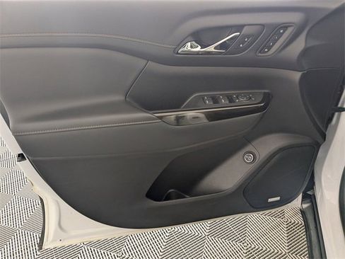 Used 2023 GMC Acadia AT4 w/ Technology Package image 10