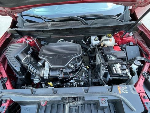 Used 2023 GMC Acadia AT4 image 27